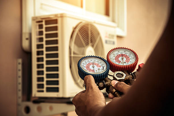 Professional Hvac technician working in Lamar, CO